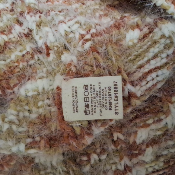 Mystree Size medium Warm cozy sweater - Picture 3 of 3